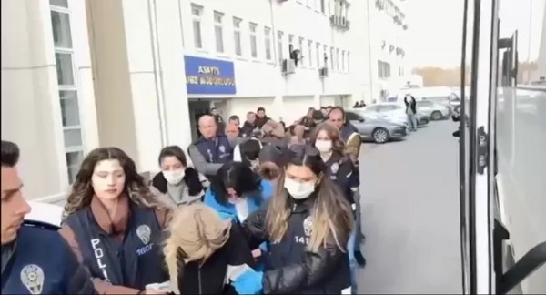 SGK'lı gösterip fuhuşa zorladılar! Tarihinin en büyük operasyonu